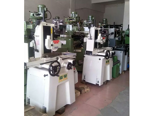 立（lì）式車床