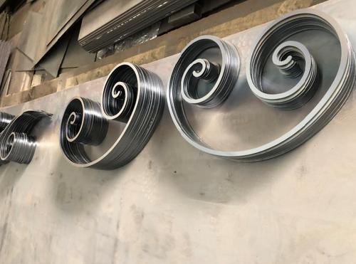 機（jī）械手激光切割機切（qiē）割異形（xíng）金屬