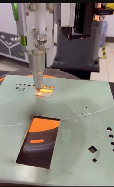 三維激光切割（gē）機