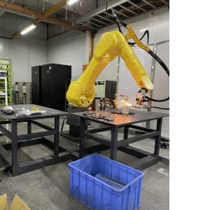 <b>機械手激光切割（gē）加工異（yì）形金屬件</b>