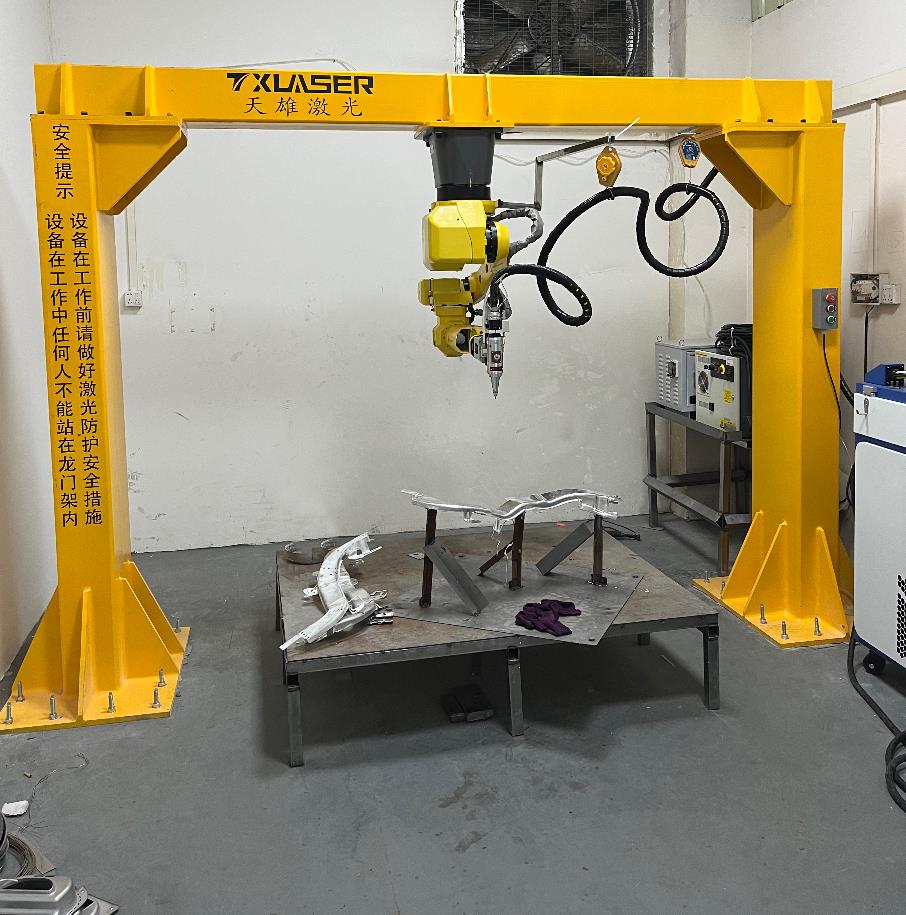 裏麵三維（wéi）機械手激光切割機